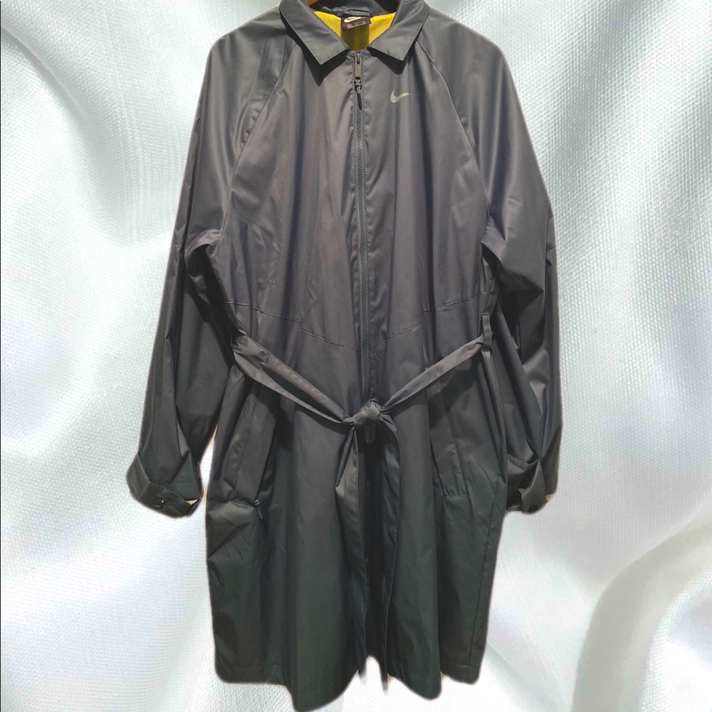 Nike Women’s Sportswear Windrunner Woven Trench Jacket